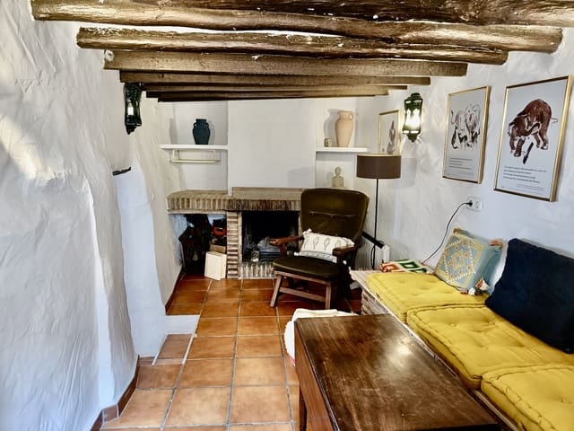 Casa de 3 habitaciones en Alcaucín en venta - 170.000 € (Ref: 9558855)