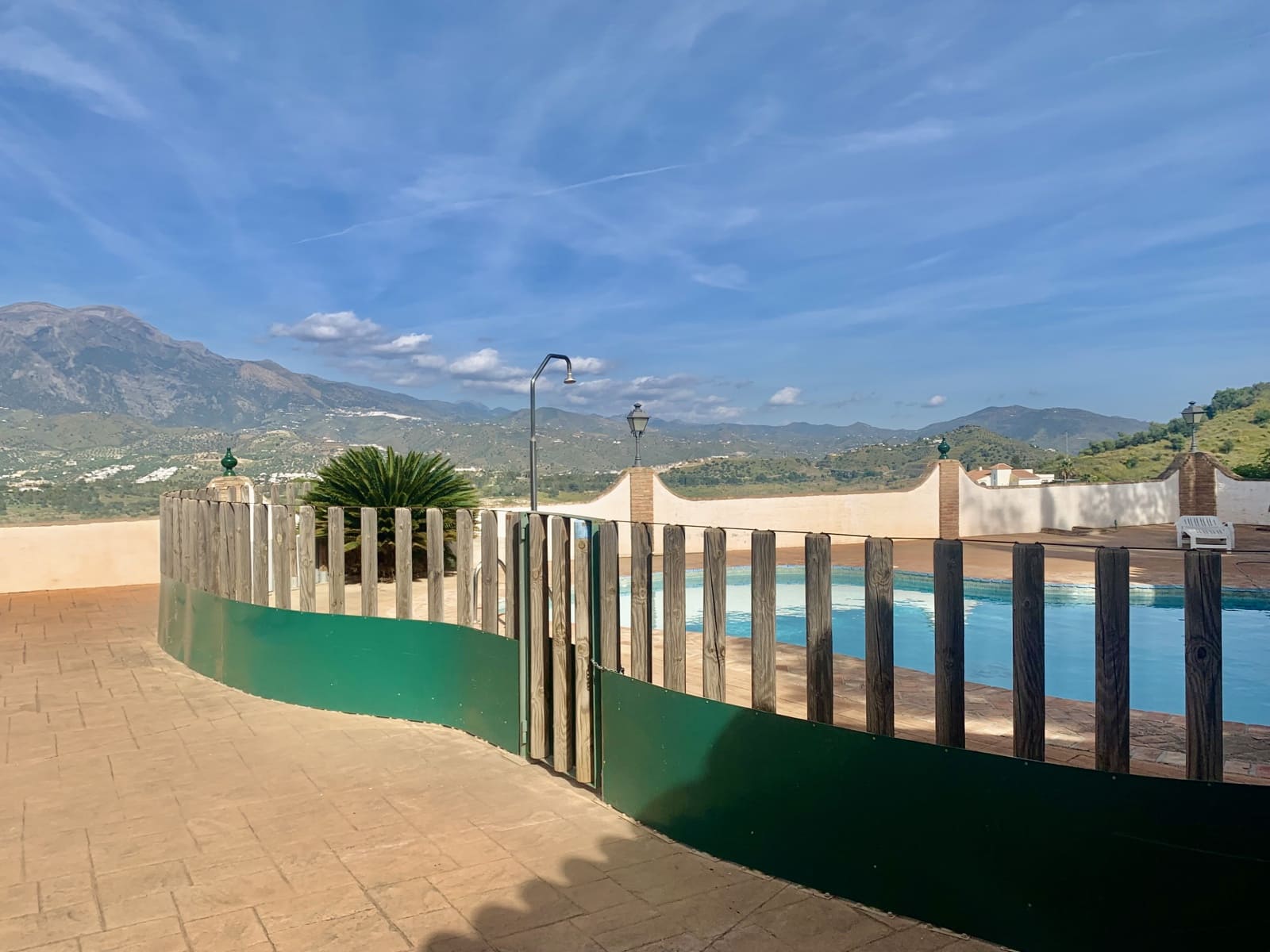 7 Zimmer Villa zu verkaufen in Vinuela mit Pool Garage - 800.000 € (Ref: 9558856)