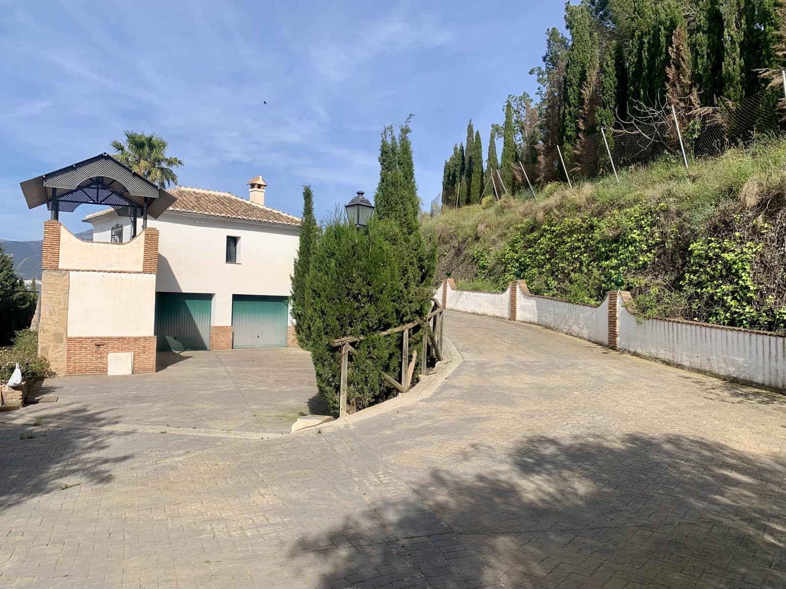 7 Zimmer Villa zu verkaufen in Vinuela mit Pool Garage - 800.000 € (Ref: 9558856)