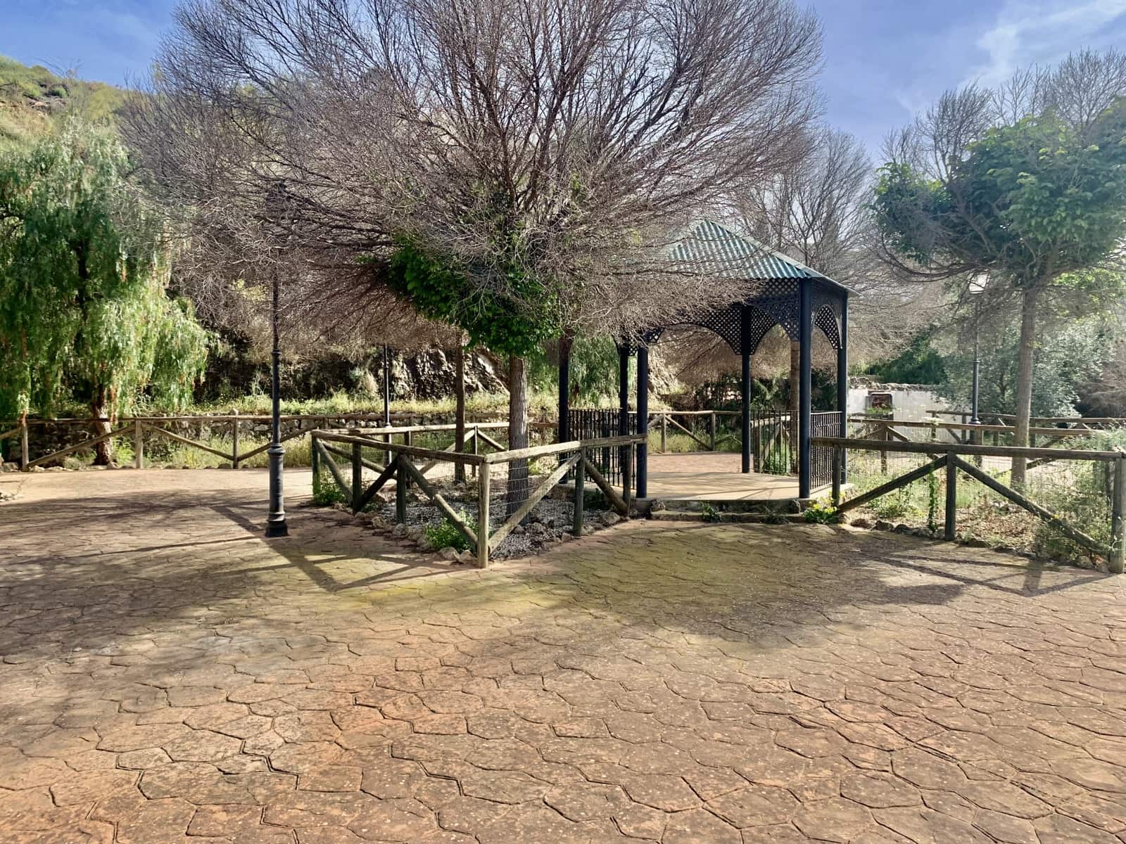 7 Zimmer Villa zu verkaufen in Vinuela mit Pool Garage - 800.000 € (Ref: 9558856)