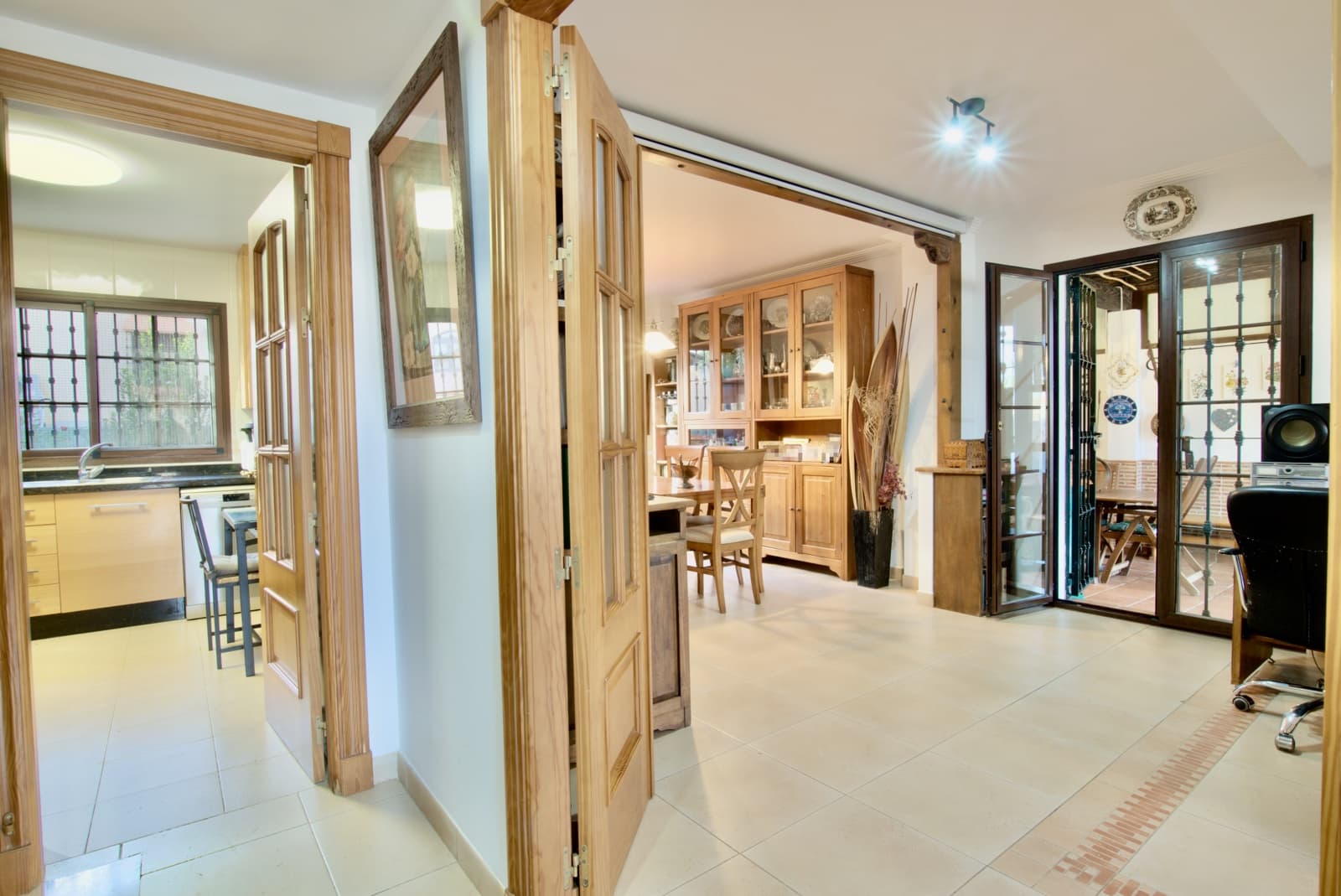 3 makuuhuone Huvila myytävänä paikassa Alhaurin de la Torre mukana uima-altaan 
autotalli - 525 000 € (Ref: 9558857)