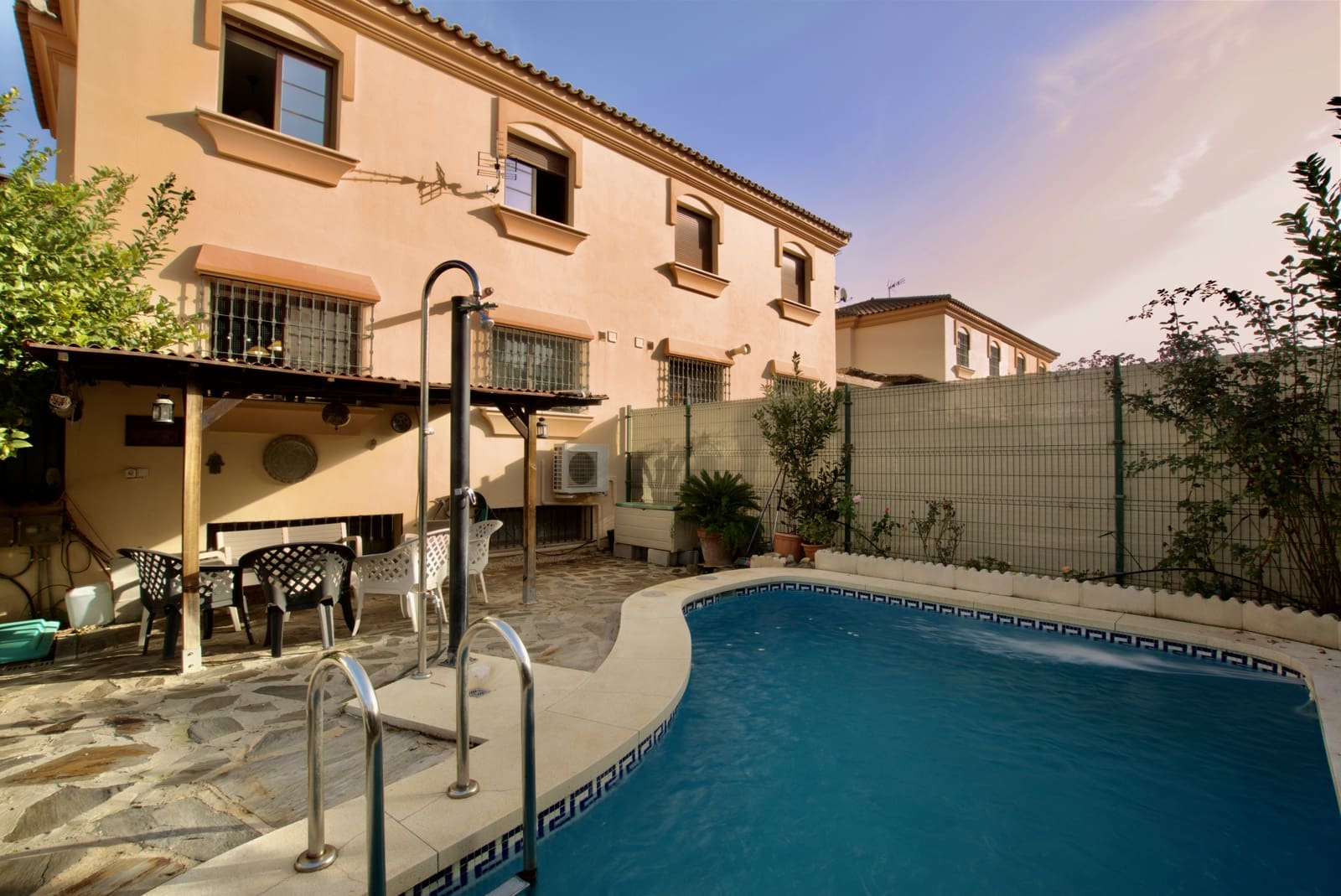 3 makuuhuone Huvila myytävänä paikassa Alhaurin de la Torre mukana uima-altaan 
autotalli - 525 000 € (Ref: 9558857)