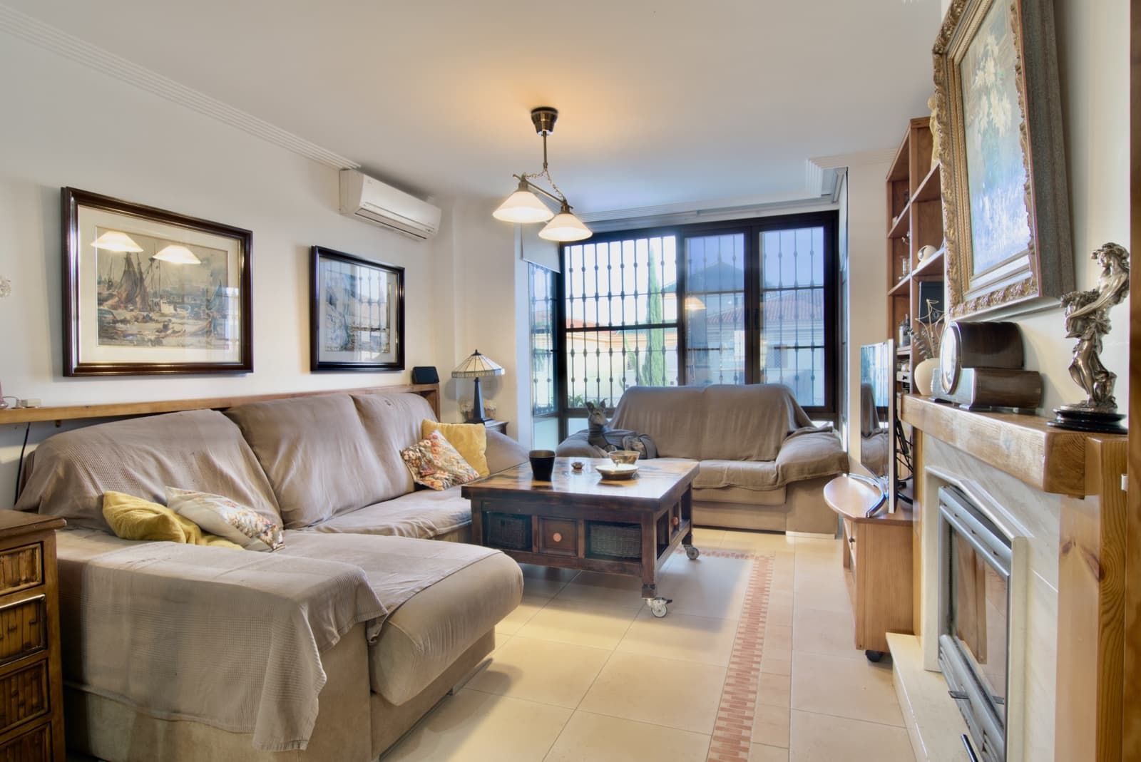 3 makuuhuone Huvila myytävänä paikassa Alhaurin de la Torre mukana uima-altaan 
autotalli - 525 000 € (Ref: 9558857)