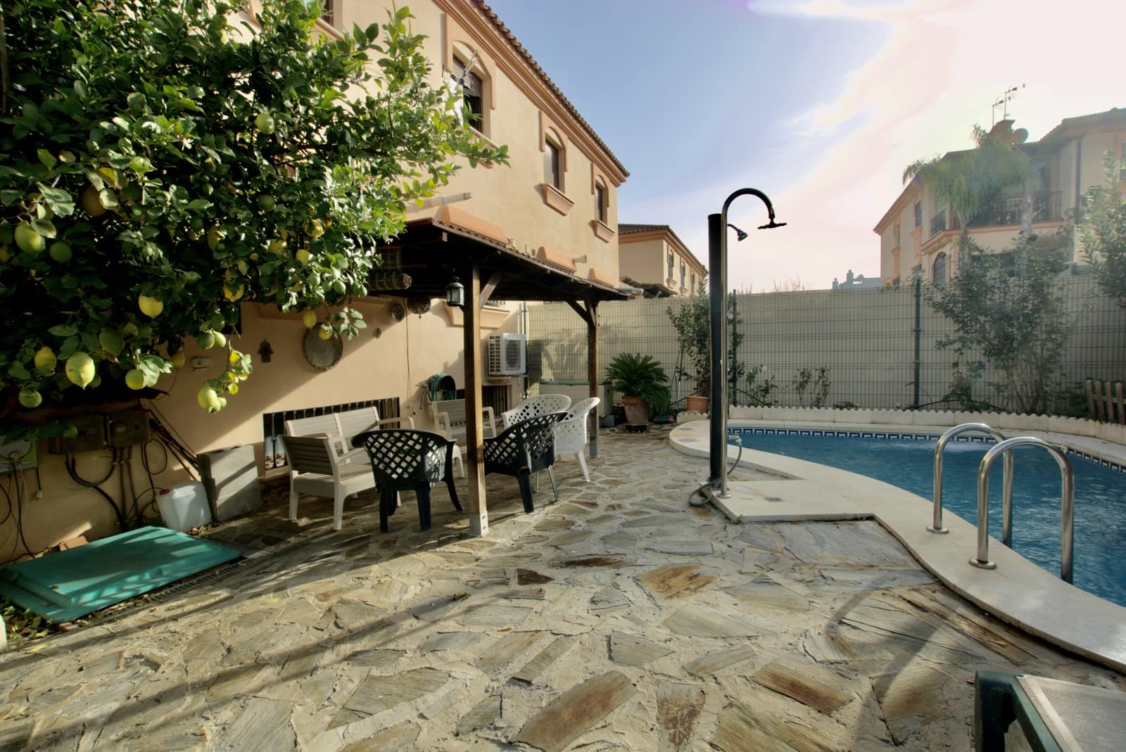 3 makuuhuone Huvila myytävänä paikassa Alhaurin de la Torre mukana uima-altaan 
autotalli - 525 000 € (Ref: 9558857)