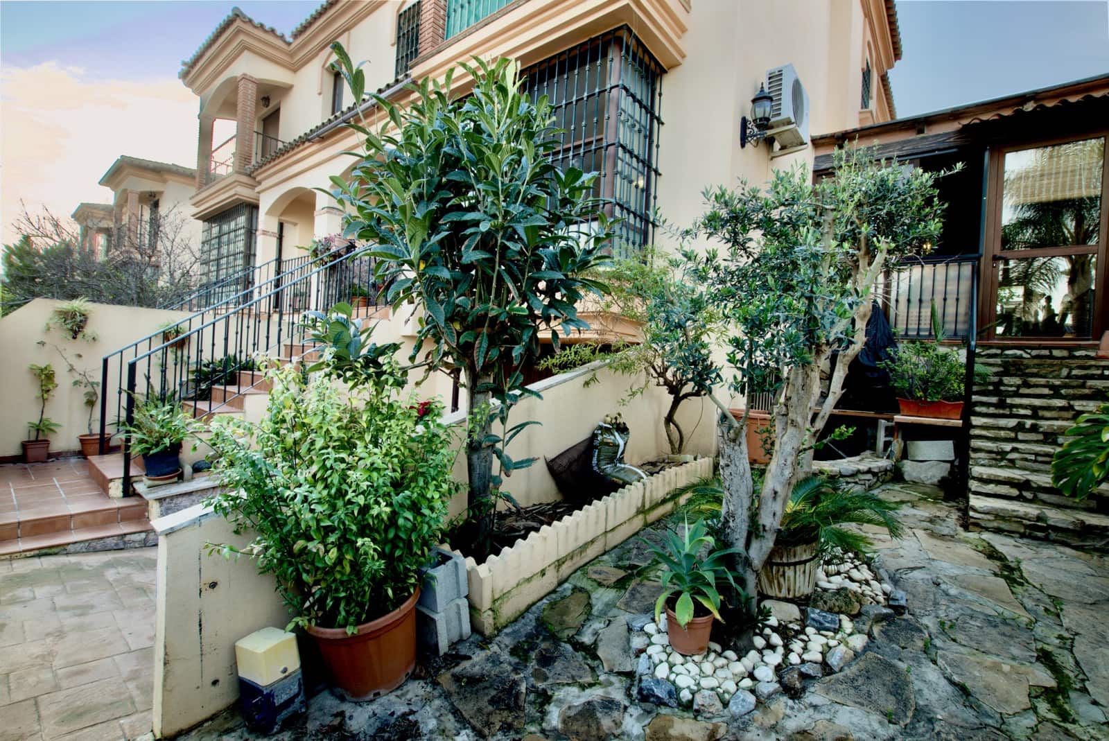 3 makuuhuone Huvila myytävänä paikassa Alhaurin de la Torre mukana uima-altaan 
autotalli - 525 000 € (Ref: 9558857)