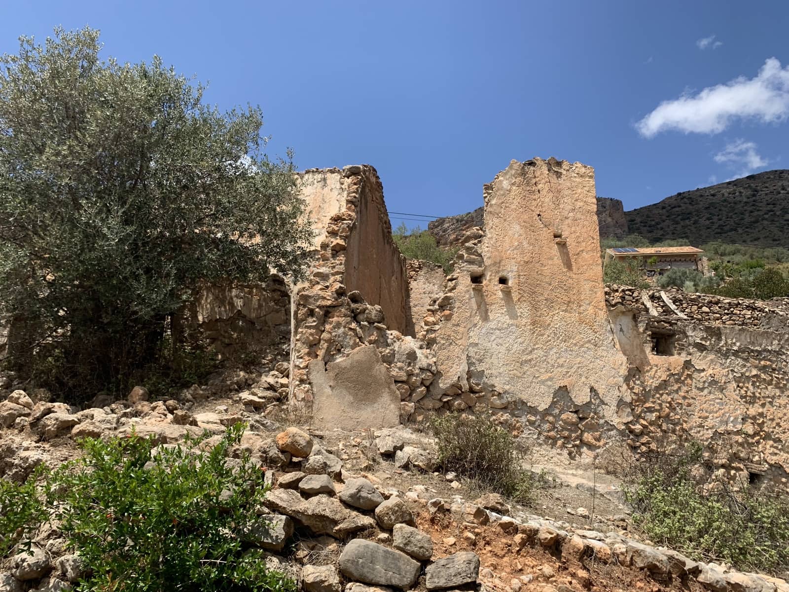 Ruína para venda em Alcaucin - 45 000 € (Ref: 9558858)