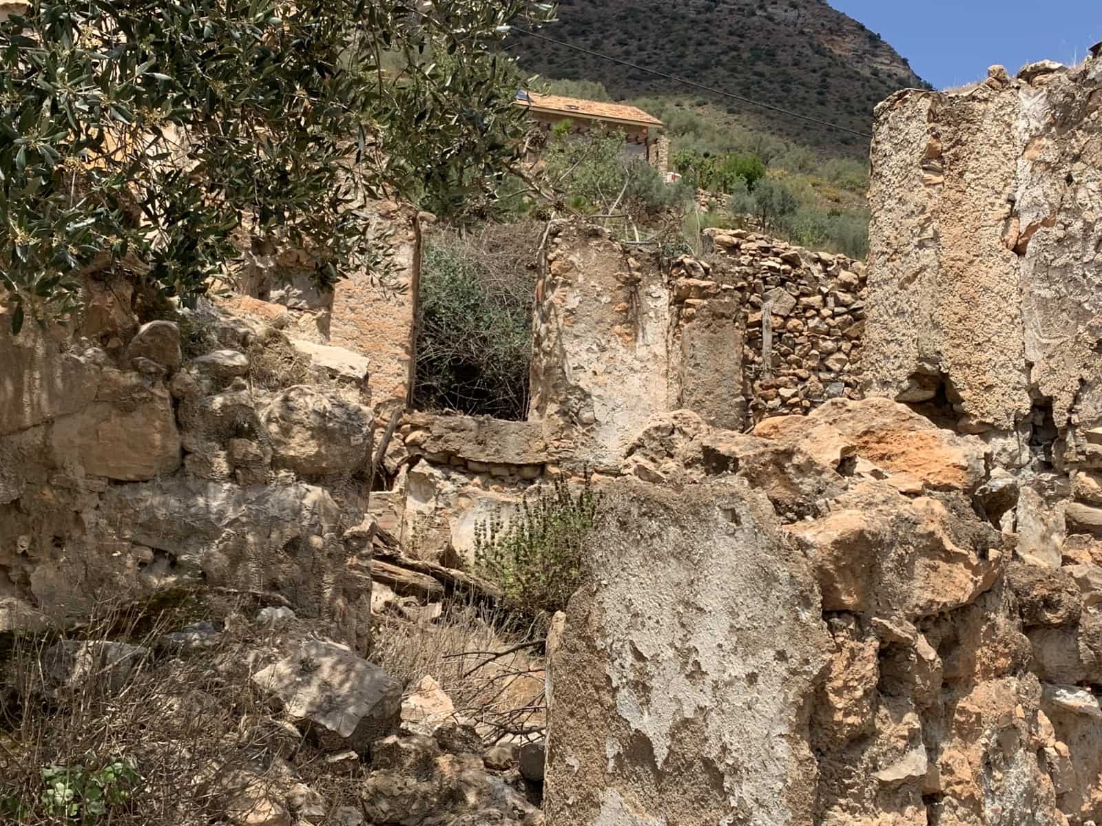 Ruína para venda em Alcaucin - 45 000 € (Ref: 9558858)