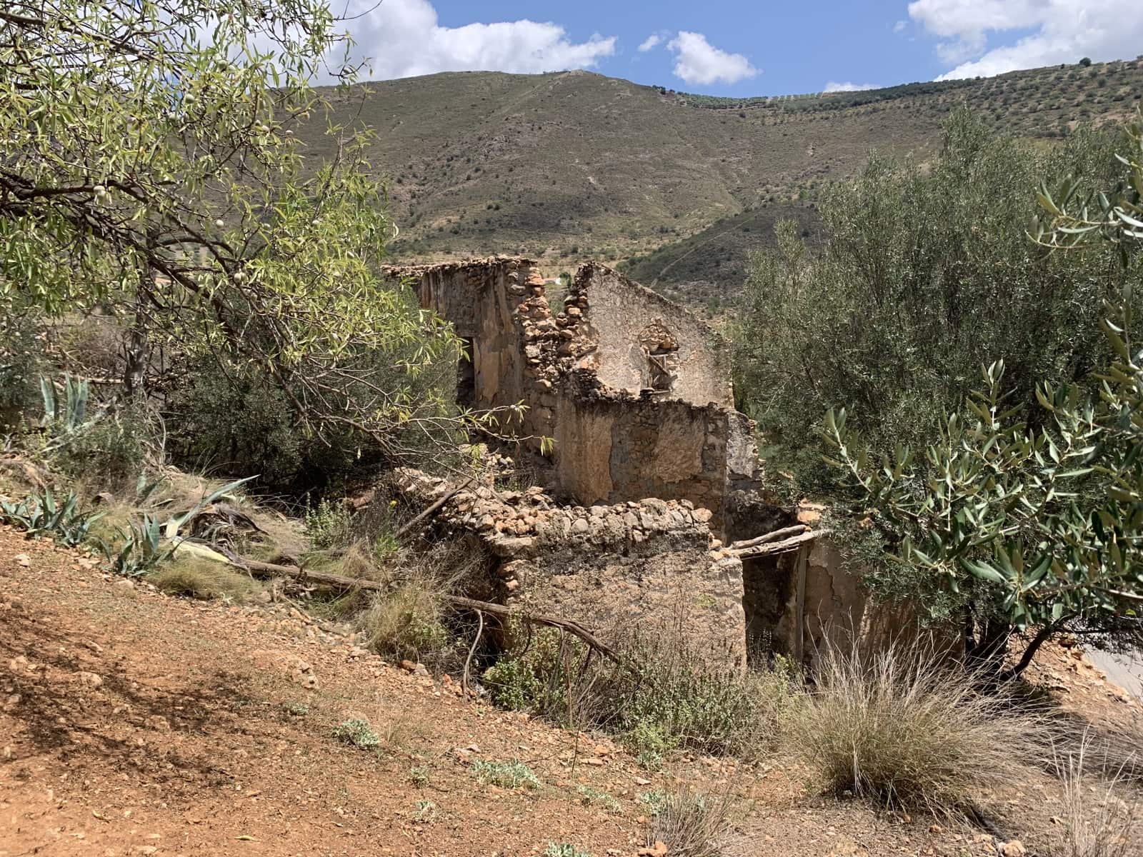 Ruína para venda em Alcaucin - 45 000 € (Ref: 9558858)