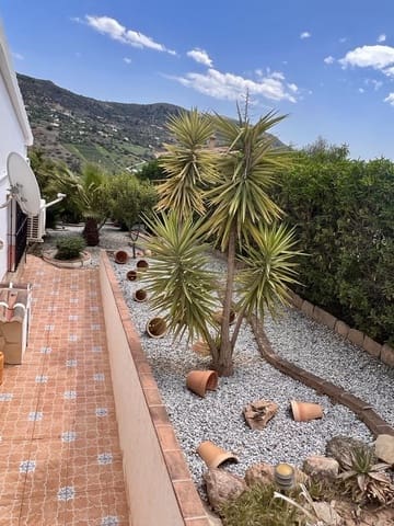 2 chambre Villa/Maison à vendre à Venta Baja, Alcaucín avec piscine garage - 285 000 € (Ref: 9573966)