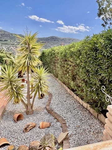 2 chambre Villa/Maison à vendre à Venta Baja, Alcaucín avec piscine garage - 285 000 € (Ref: 9573966)