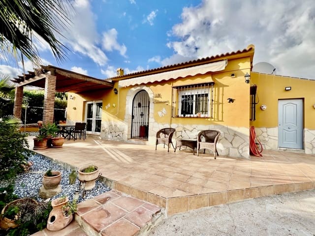 2 chambre Villa/Maison à vendre à Venta Baja, Alcaucín avec piscine garage - 285 000 € (Ref: 9573966)