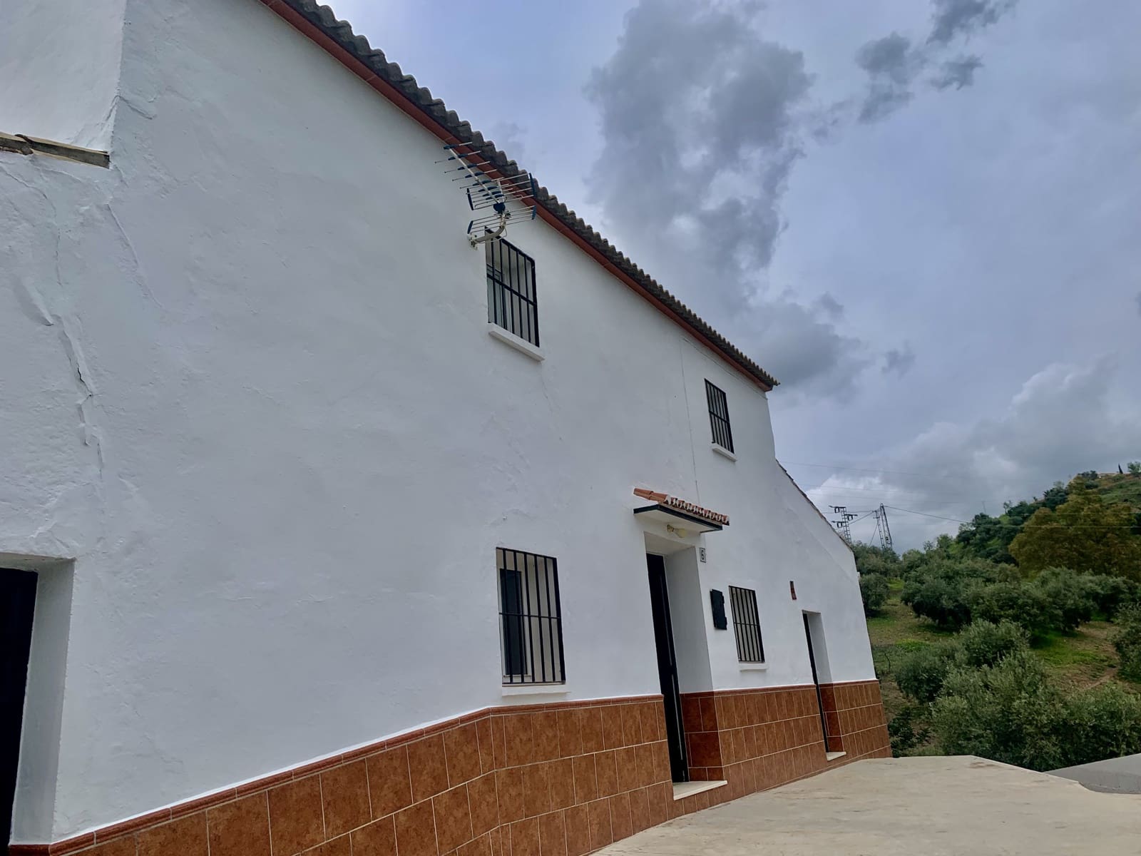 6 bedroom Villa for sale in Casabermeja with garage - € 340,000 (Ref: 9665529)