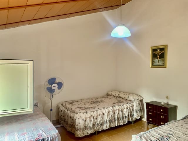 Chalet de 6 habitaciones en Casabermeja en venta con garaje - 340.000 € (Ref: 9665529)