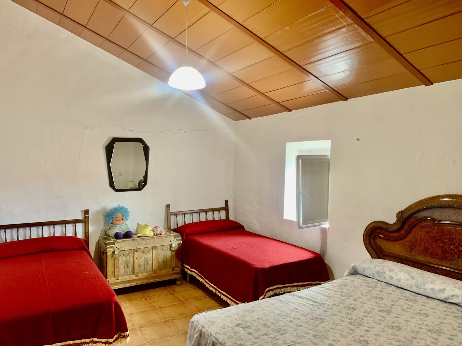 6 bedroom Villa for sale in Casabermeja with garage - € 340,000 (Ref: 9665529)