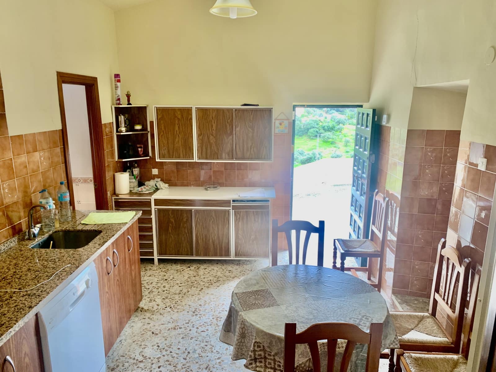 6 bedroom Villa for sale in Casabermeja with garage - € 340,000 (Ref: 9665529)