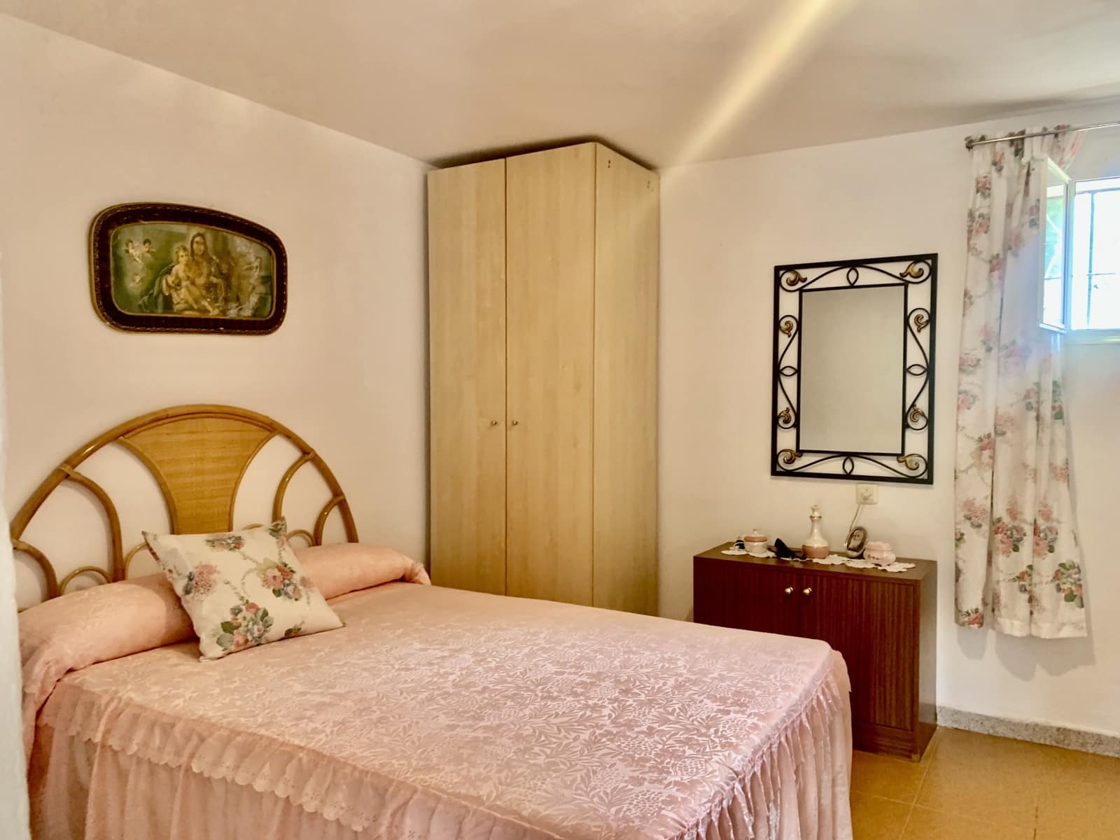 6 bedroom Villa for sale in Casabermeja with garage - € 340,000 (Ref: 9665529)