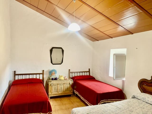 Chalet de 6 habitaciones en Casabermeja en venta con garaje - 340.000 € (Ref: 9665529)