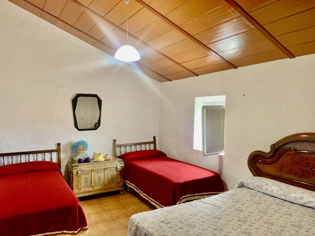 Chalet de 6 habitaciones en Casabermeja en venta con garaje - 340.000 € (Ref: 9665529)