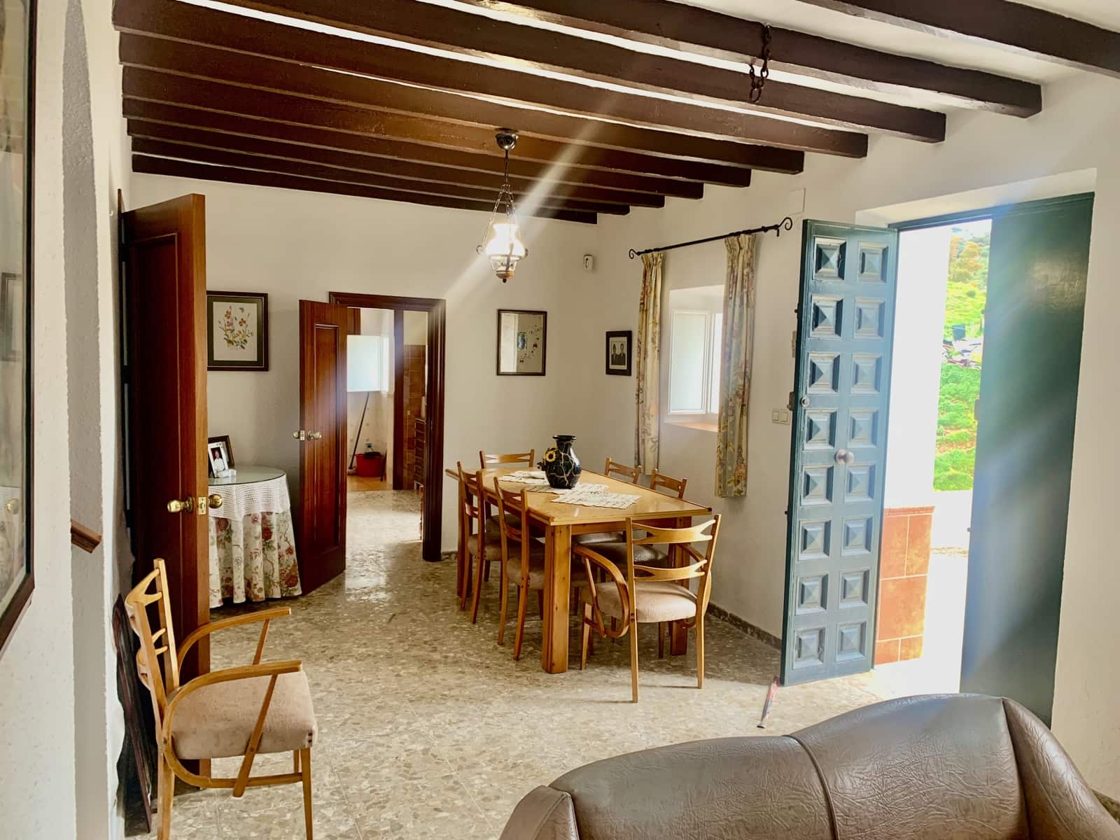 6 bedroom Villa for sale in Casabermeja with garage - € 340,000 (Ref: 9665529)