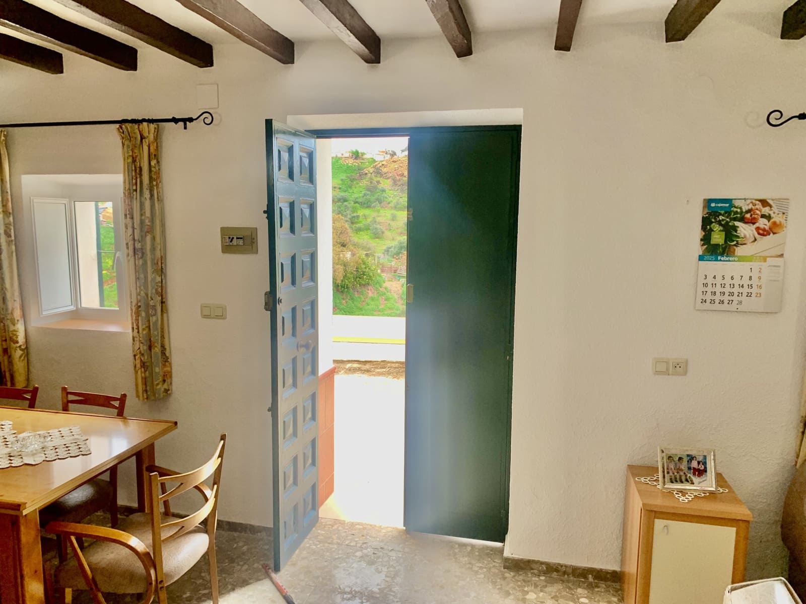 6 bedroom Villa for sale in Casabermeja with garage - € 340,000 (Ref: 9665529)