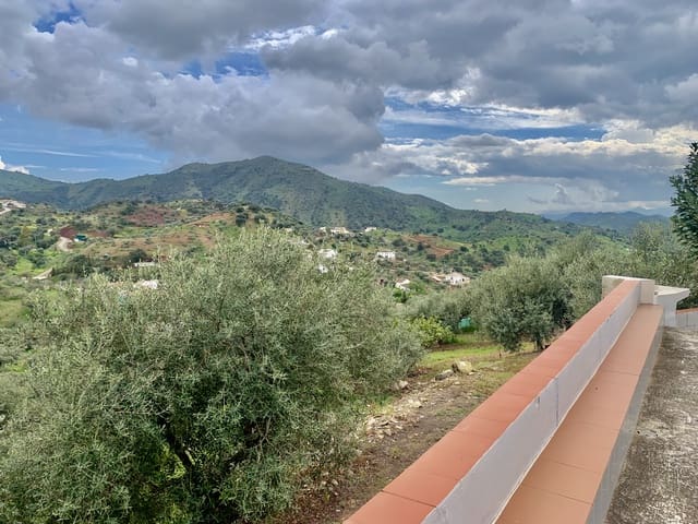 6 quarto Moradia para venda em Casabermeja com garagem - 340 000 € (Ref: 9665529)