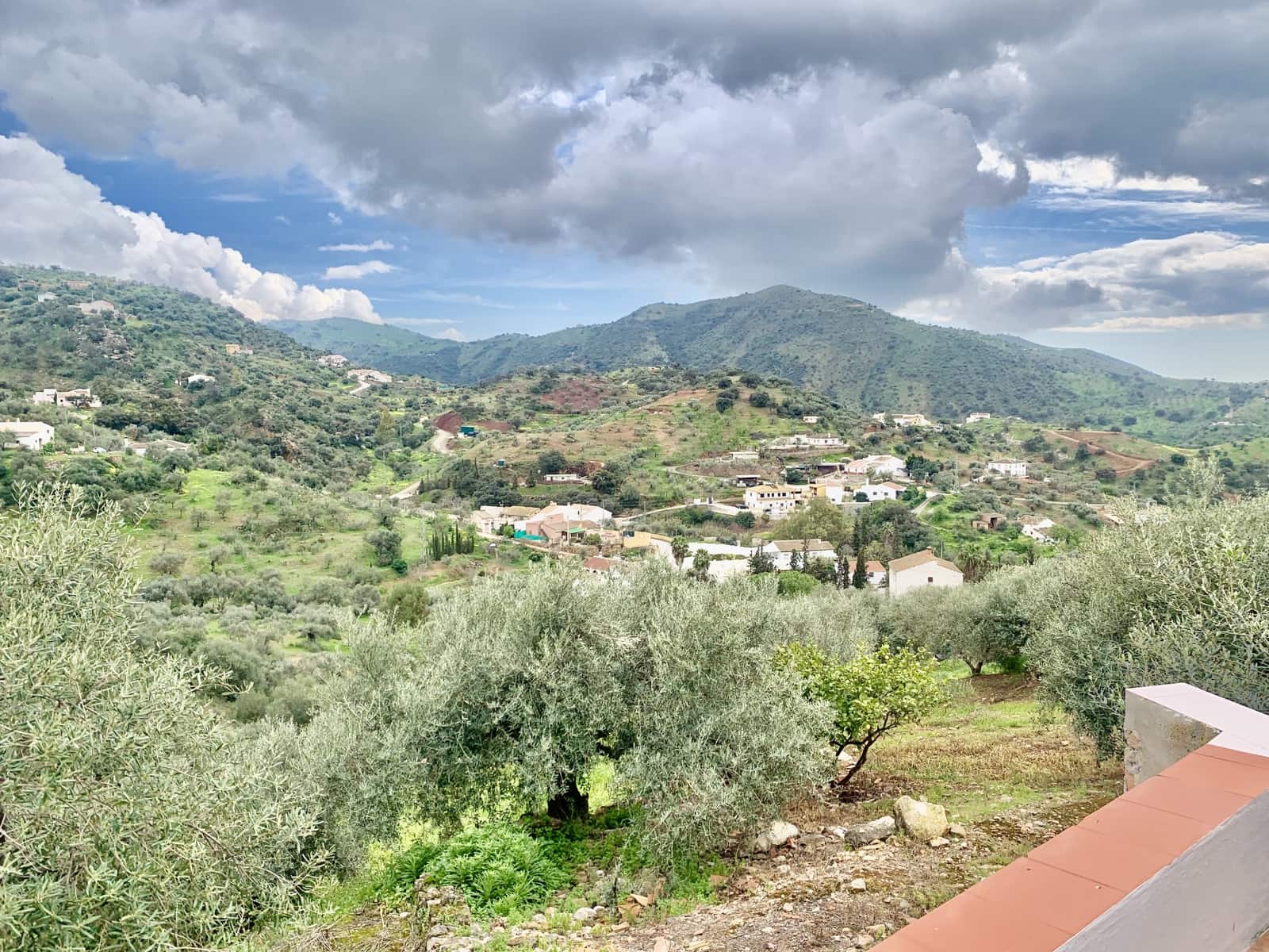 6 bedroom Villa for sale in Casabermeja with garage - € 340,000 (Ref: 9665529)