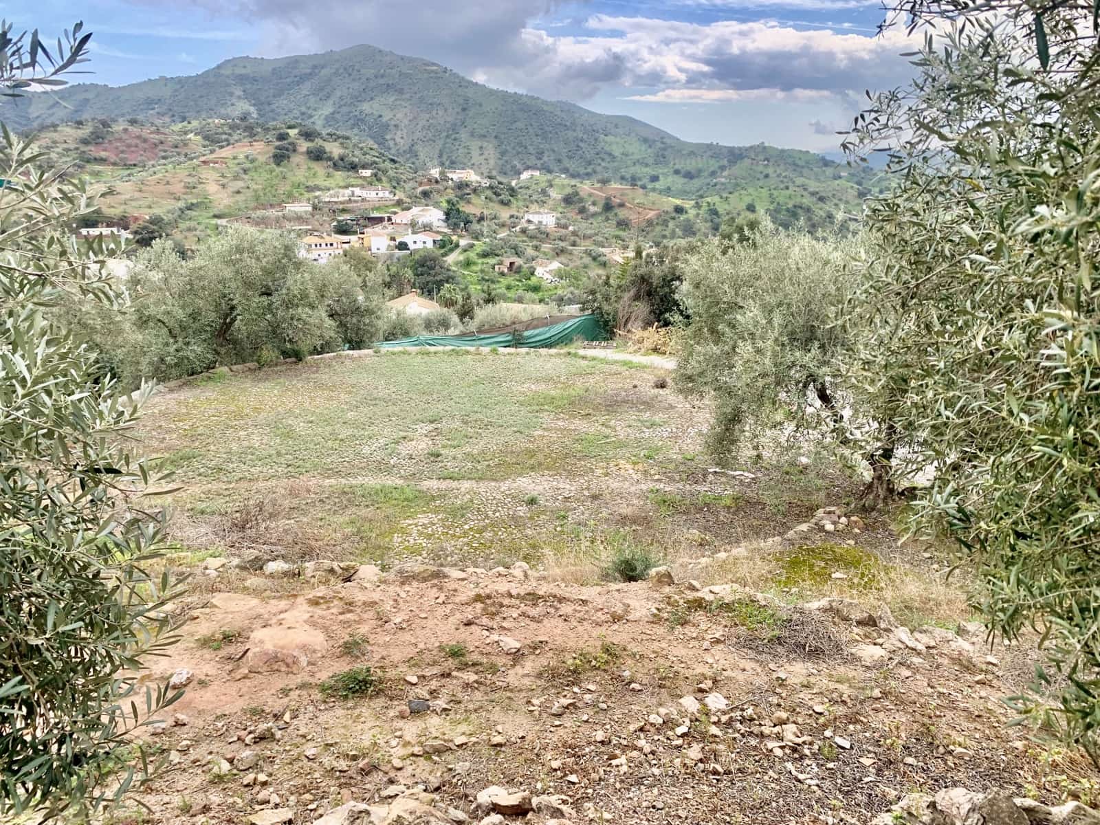 6 bedroom Villa for sale in Casabermeja with garage - € 340,000 (Ref: 9665529)