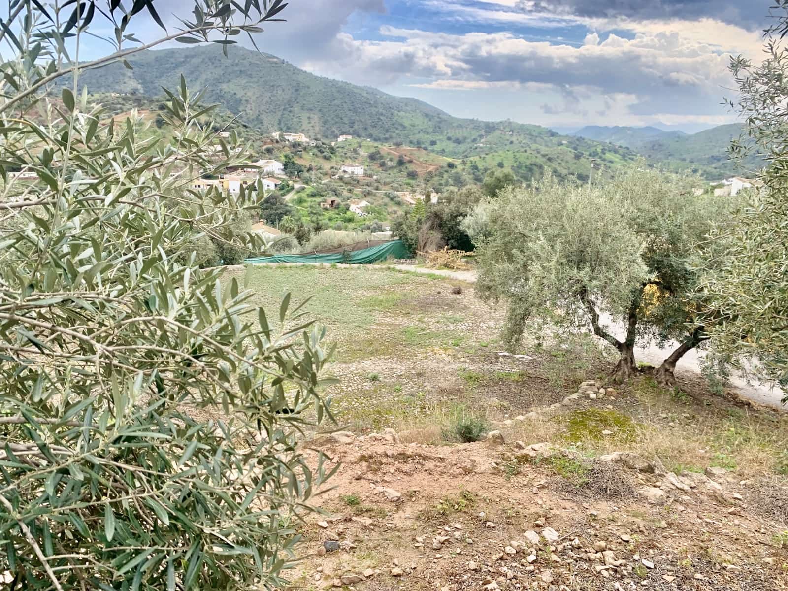 6 bedroom Villa for sale in Casabermeja with garage - € 340,000 (Ref: 9665529)