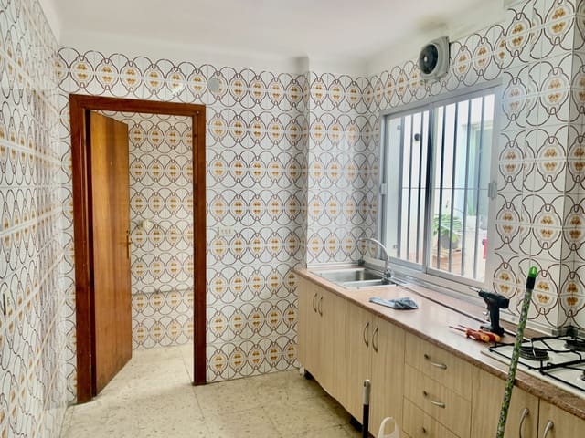 4 slaapkamer Appartement te koop in Caleta de Vélez, Vélez-Málaga - € 260.000 (Ref: 9678182)