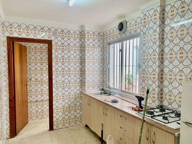 4 slaapkamer Appartement te koop in Caleta de Vélez, Vélez-Málaga - € 260.000 (Ref: 9678182)