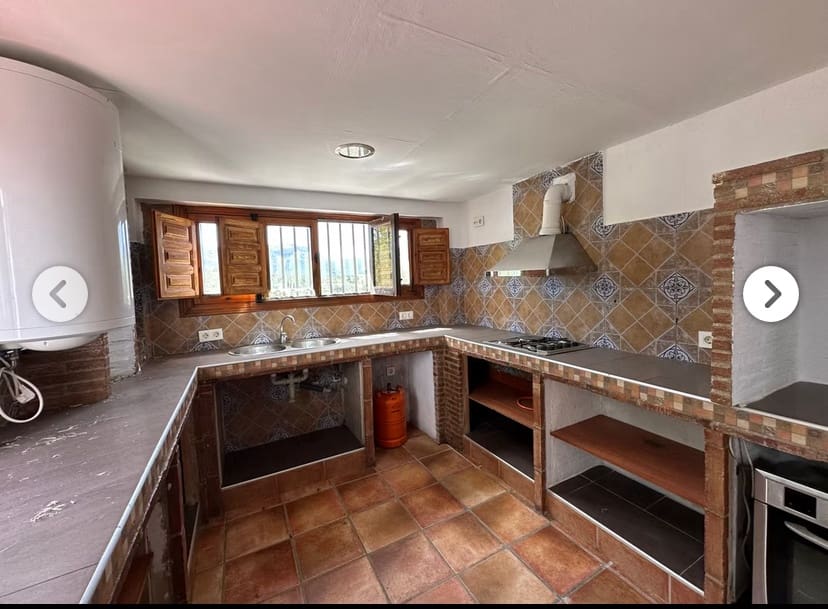 4 bedroom Finca/Country House for sale in Villanueva del Trabuco with garage - € 124,000 (Ref: 9723859)