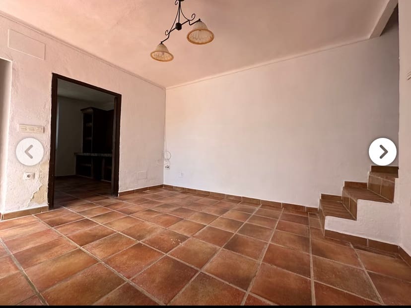4 bedroom Finca/Country House for sale in Villanueva del Trabuco with garage - € 124,000 (Ref: 9723859)