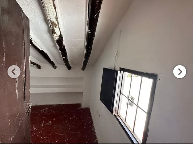 4 bedroom Finca/Country House for sale in Villanueva del Trabuco with garage - € 124,000 (Ref: 9723859)