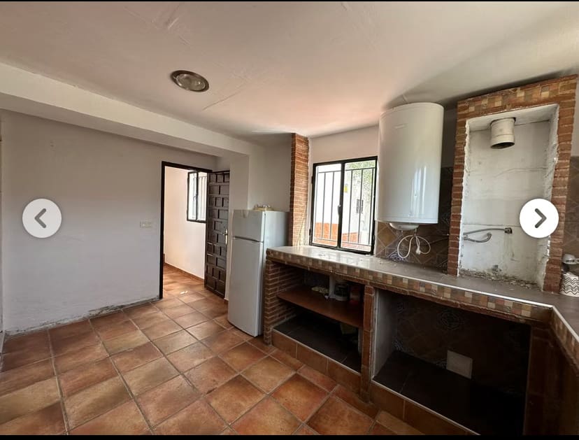 4 bedroom Finca/Country House for sale in Villanueva del Trabuco with garage - € 124,000 (Ref: 9723859)