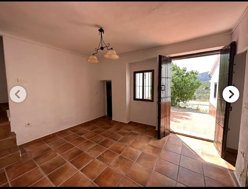 4 bedroom Finca/Country House for sale in Villanueva del Trabuco with garage - € 124,000 (Ref: 9723859)
