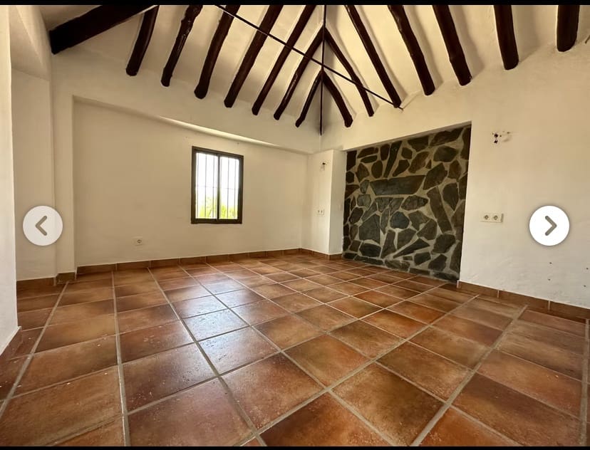 4 bedroom Finca/Country House for sale in Villanueva del Trabuco with garage - € 124,000 (Ref: 9723859)