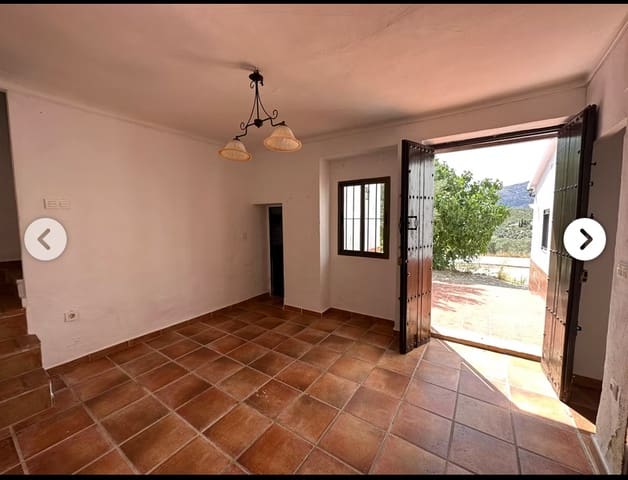 4 bedroom Finca/Country House for sale in Villanueva del Trabuco with garage - € 124,000 (Ref: 9723859)