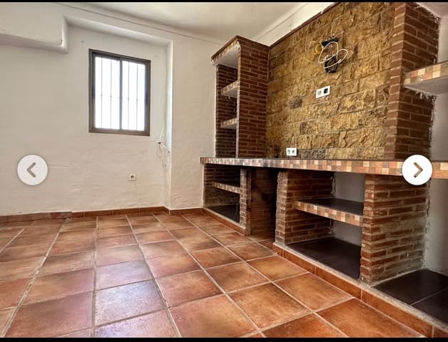 4 bedroom Finca/Country House for sale in Villanueva del Trabuco with garage - € 124,000 (Ref: 9723859)