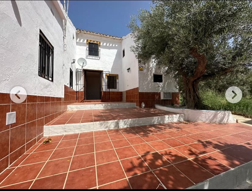 4 bedroom Finca/Country House for sale in Villanueva del Trabuco with garage - € 124,000 (Ref: 9723859)