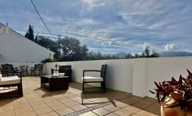 3 soveværelse Finca/Landehus til salg i Villanueva del Trabuco med garage - € 180.000 (Ref: 9730919)