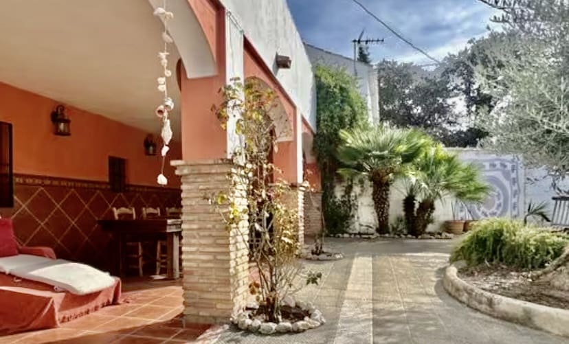 3 bedroom Finca/Country House for sale in Villanueva del Trabuco with garage - € 179,900 (Ref: 9730919)