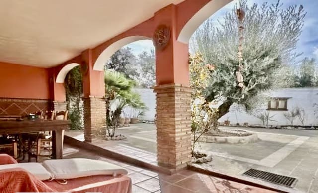 3 bedroom Finca/Country House for sale in Villanueva del Trabuco with garage - € 179,900 (Ref: 9730919)