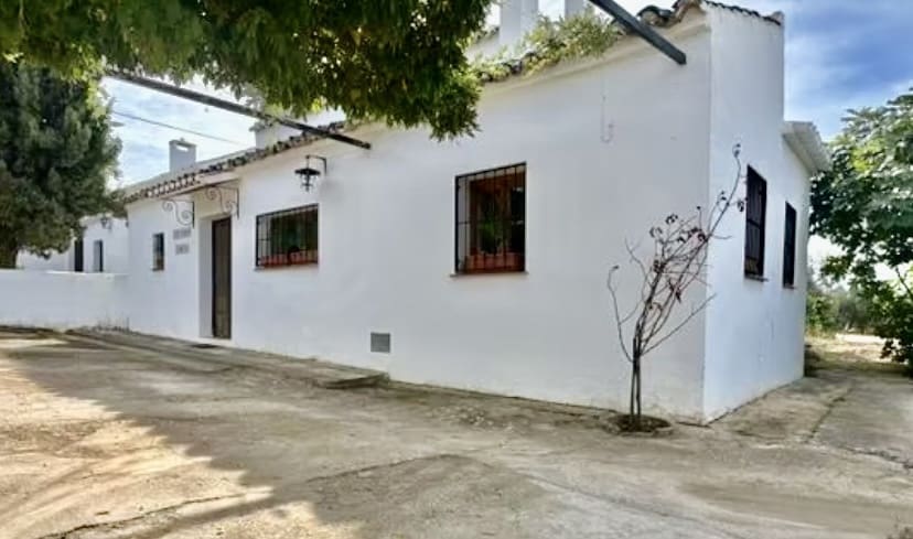 3 bedroom Finca/Country House for sale in Villanueva del Trabuco with garage - € 179,900 (Ref: 9730919)