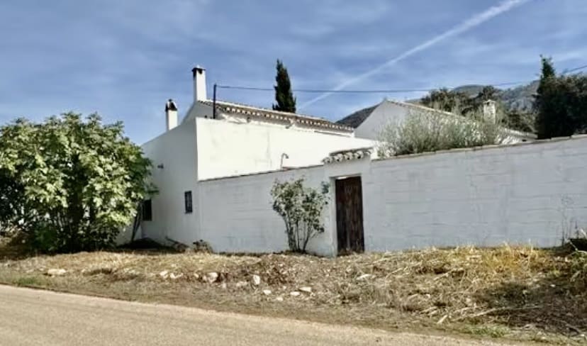 3 bedroom Finca/Country House for sale in Villanueva del Trabuco with garage - € 179,900 (Ref: 9730919)