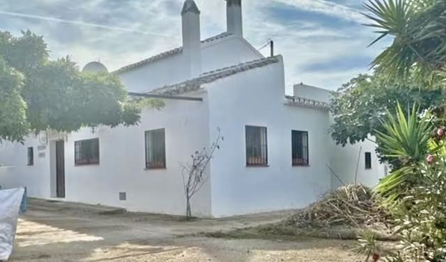 3 bedroom Finca/Country House for sale in Villanueva del Trabuco with garage - € 179,900 (Ref: 9730919)