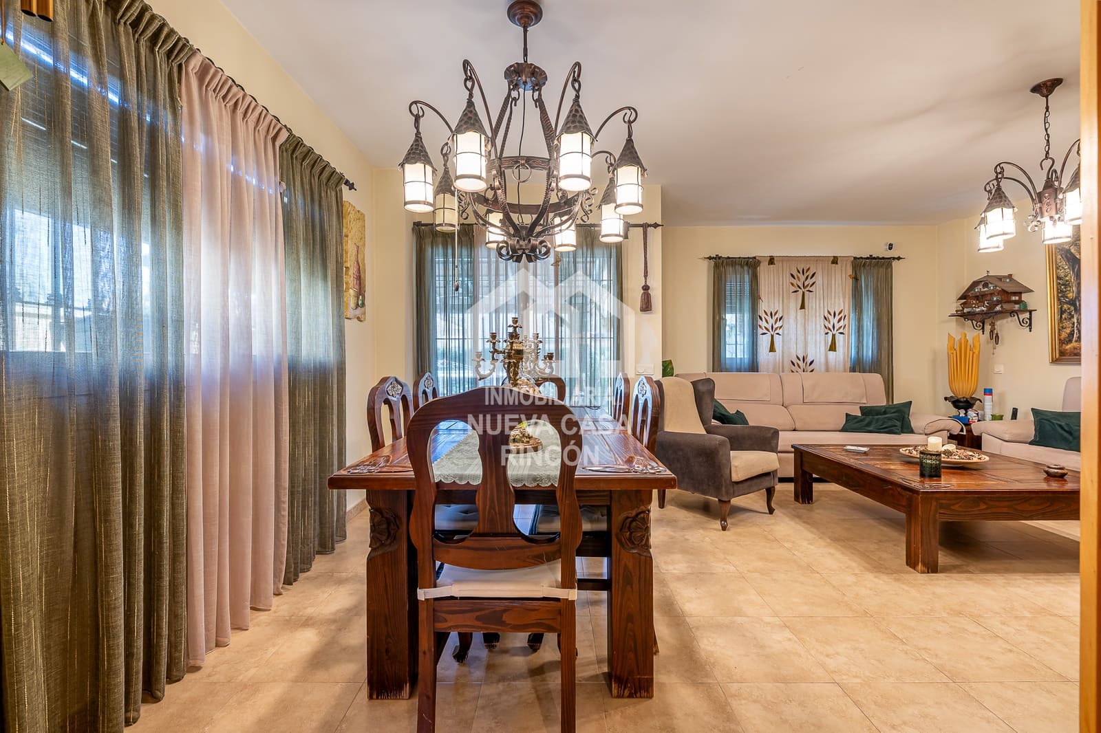 5 sypialnia Willa na sprzedaż w Alhaurin de la Torre z basenem garażem - 634 000 € (Ref: 9753749)