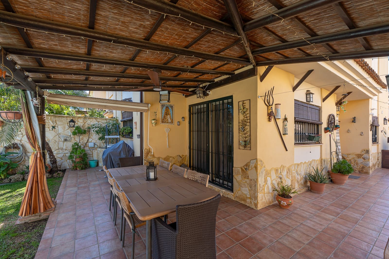 5 sypialnia Willa na sprzedaż w Alhaurin de la Torre z basenem garażem - 634 000 € (Ref: 9753749)