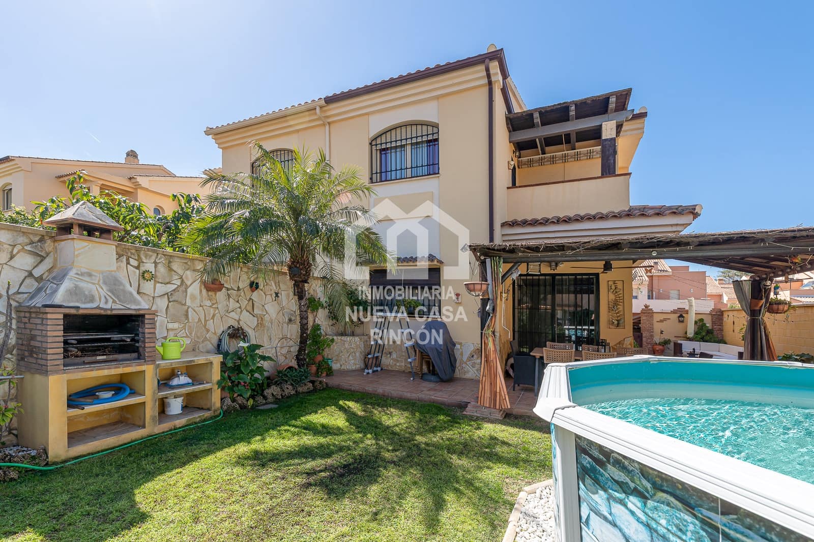 5 sypialnia Willa na sprzedaż w Alhaurin de la Torre z basenem garażem - 634 000 € (Ref: 9753749)