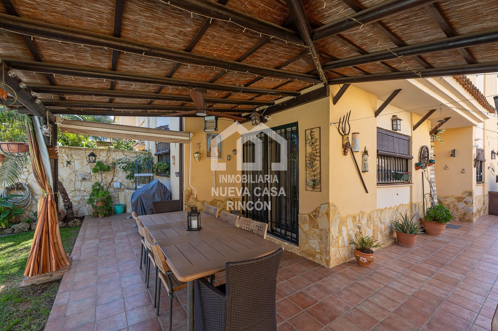 5 sypialnia Willa na sprzedaż w Alhaurin de la Torre z basenem garażem - 634 000 € (Ref: 9753749)