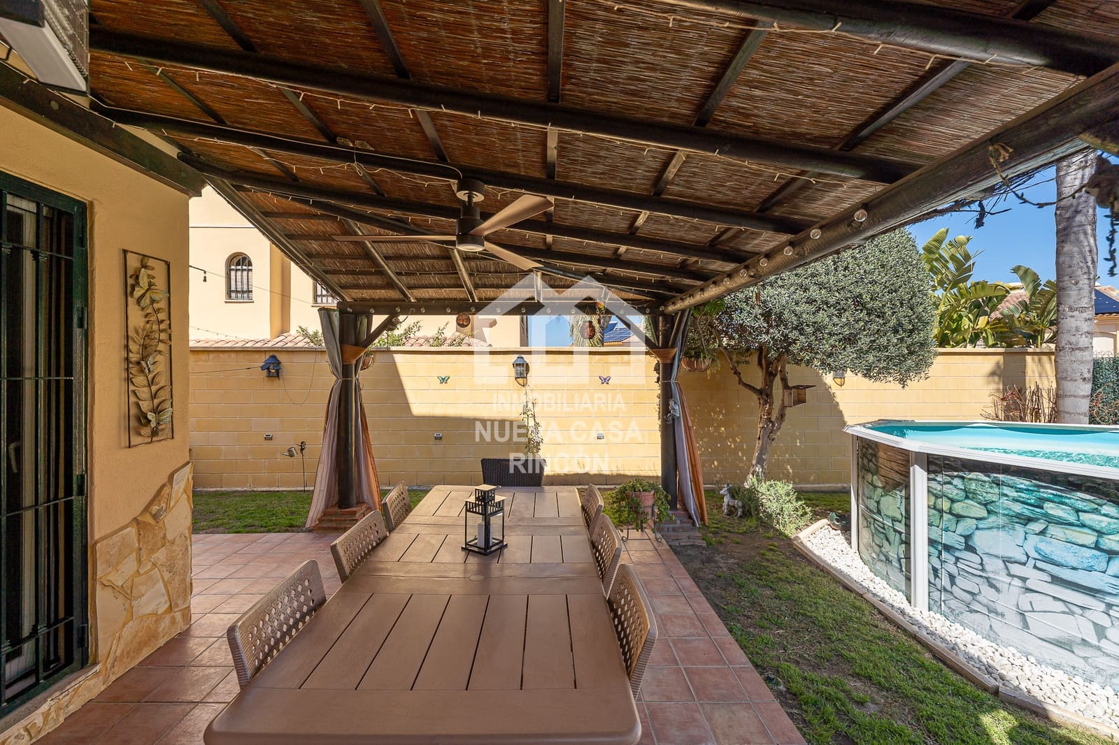 5 sypialnia Willa na sprzedaż w Alhaurin de la Torre z basenem garażem - 634 000 € (Ref: 9753749)